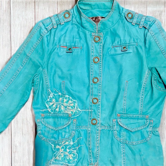 True Meaning Vintage Denim Jacket, A Timeless Classic in Turquoise & Orange - Picture 2 of 10